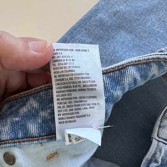 American Eagle Outfitters Light Blue Strigid Mom Jean almost new 6S - Picture 4 of 8